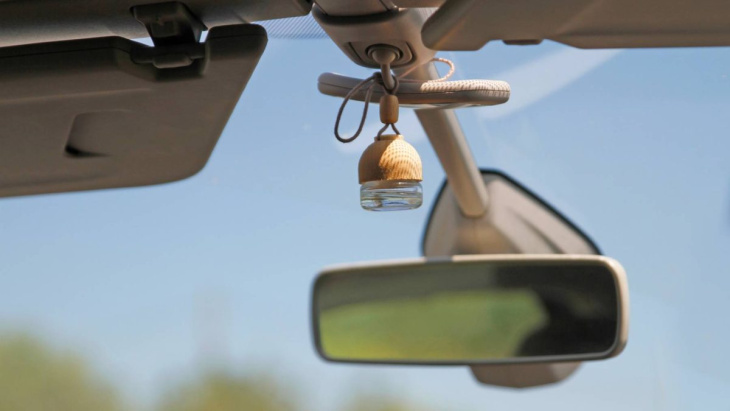 ¿Es peligroso usar ambientadores o aceites esenciales en el interior del coche?