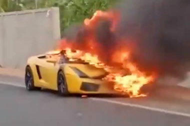 Vídeo: un vendedor de coches quema un Lamborghini Gallardo en una disputa por una comisión