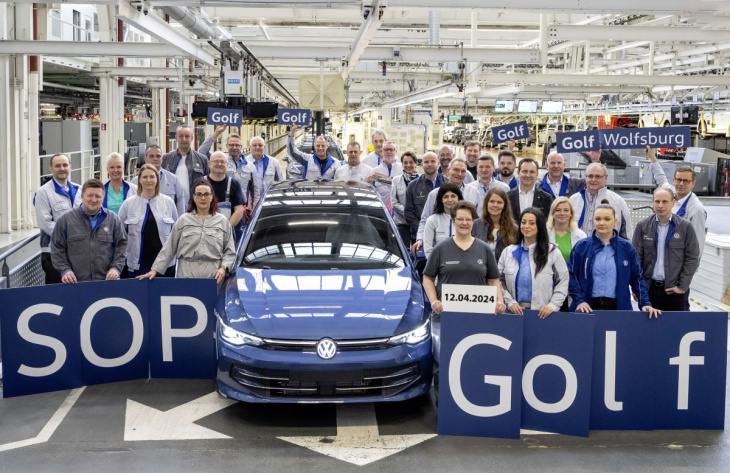 europa: el nuevo volkswagen golf ya sale de la línea de montaje de la planta de wolfsburgo