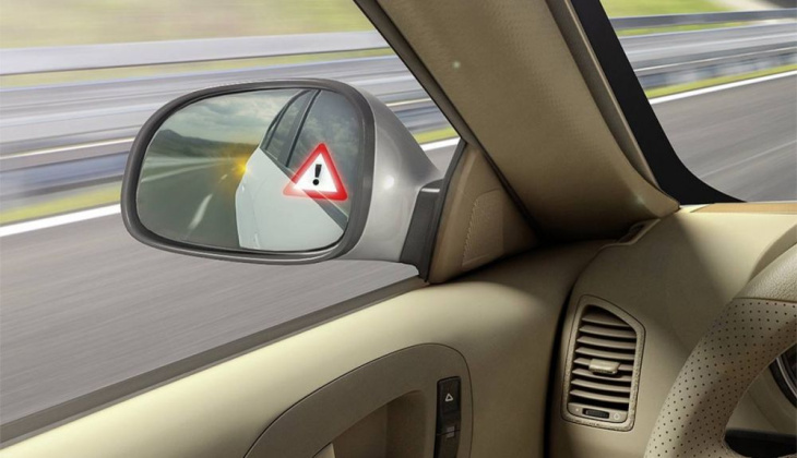 ángulo muerto del coche: sistemas de detección y posibles peligros