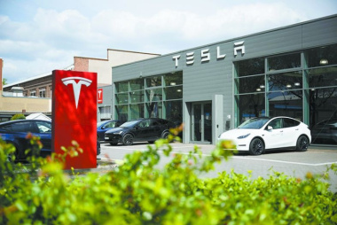 Tesla se dispara 15% en bolsa tras anunciar que fabricará autos más baratos