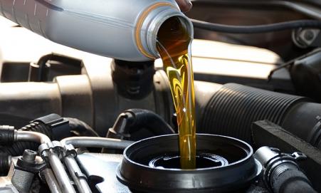 ¿cómo el buen uso de lubricantes de motor contribuye al ahorro de combustible?