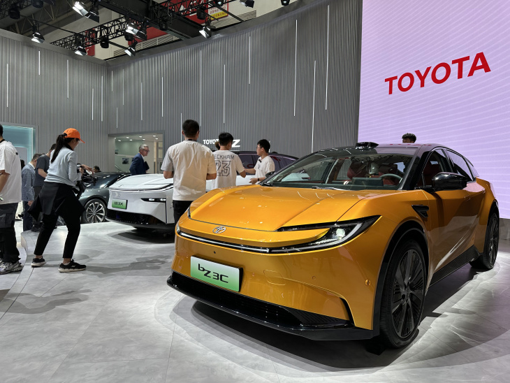 una avalancha de autos eléctricos chinos arrasa con el auto show de beijing