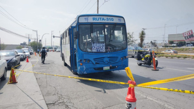 Muere repartidor tras ser impactado por camión en avenida Lincoln en Monterrey