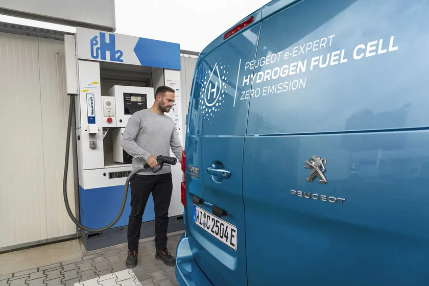 stellantis quiere producir 100.000 vehículos con pila de combustible de hidrógeno al año para 2030