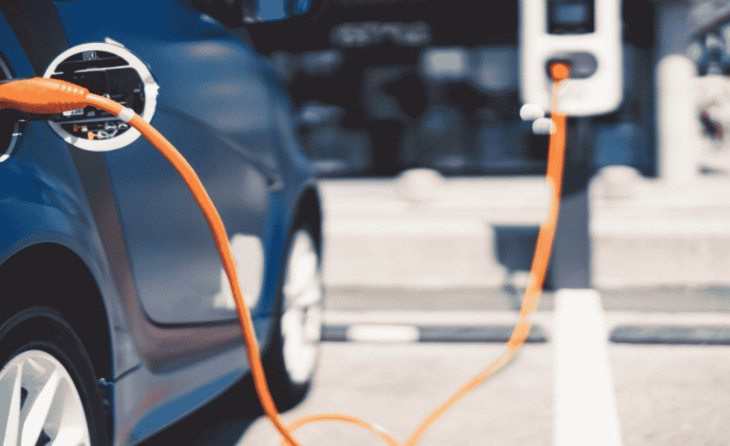 los coches eléctricos tienen la mitad de averías que los de gasolina y diésel