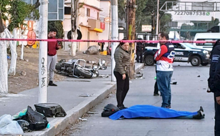 camioneta arrolla a 2 motociclistas en ecatepec; ambos pierden la vida