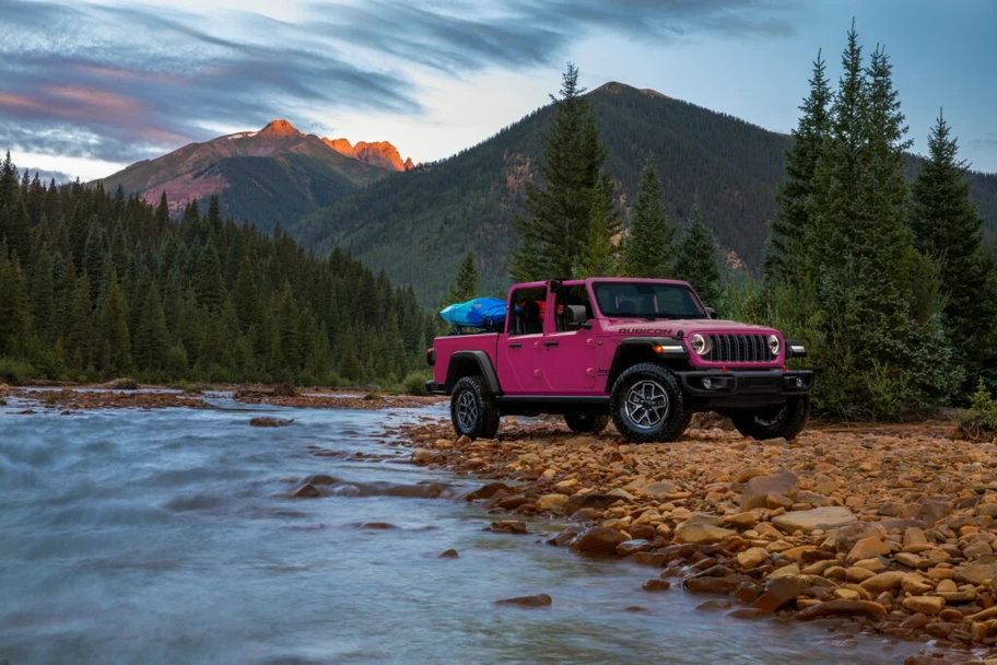 jeep gladiator se pone en tendencia con nuevo color tuscadero pink