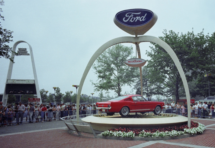es el deportivo más vendido del mundo y uno de los más longevos: repasamos las seis décadas del ford mustang