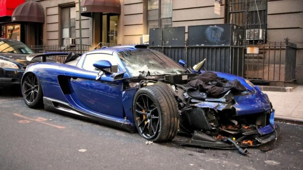 el terror de los coches de lujo: el joven que ya lleva destruidos 5 deportivos que van desde mclaren a bugatti